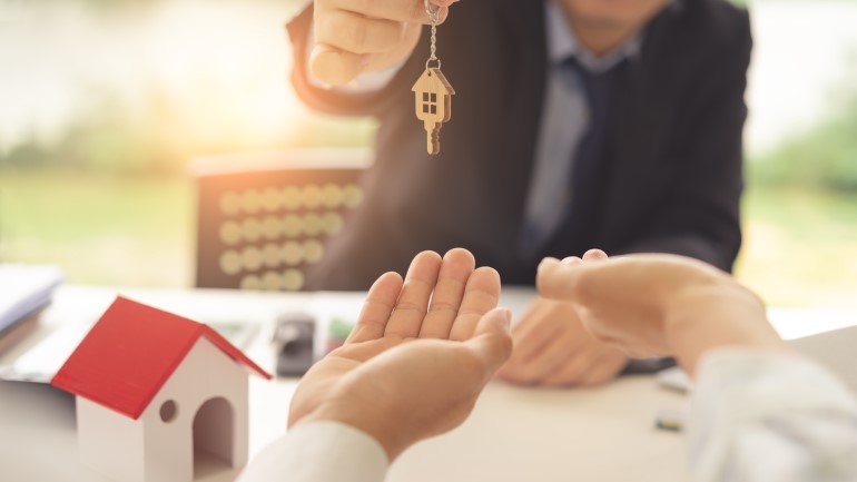 Jual Beli Atas Tanah Yang Dibebani Hak Tanggungan